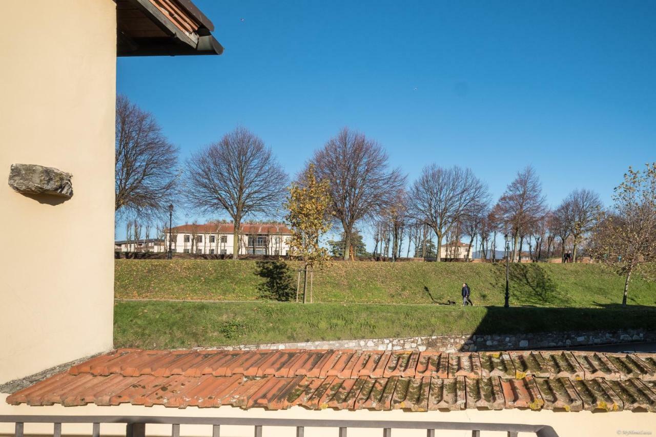 Apartamento Tornese With Private Parking And Terrace Lucca Exterior foto
